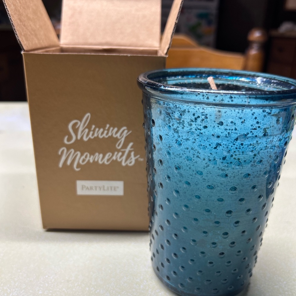 PartyLite GloLite Candle in Blue Jar